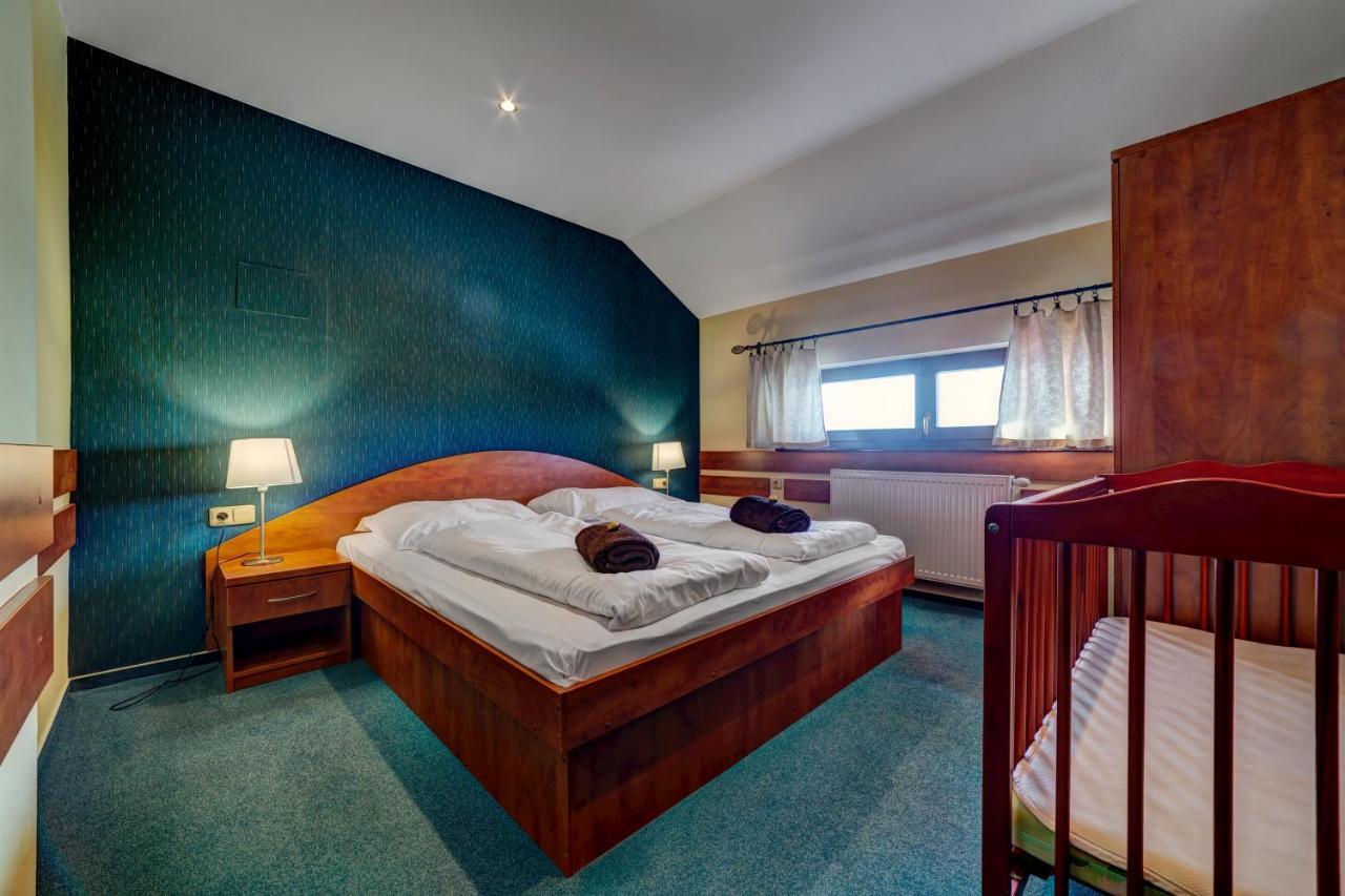 Apartmanovy Dom Slniecko Жьяр Экстерьер фото