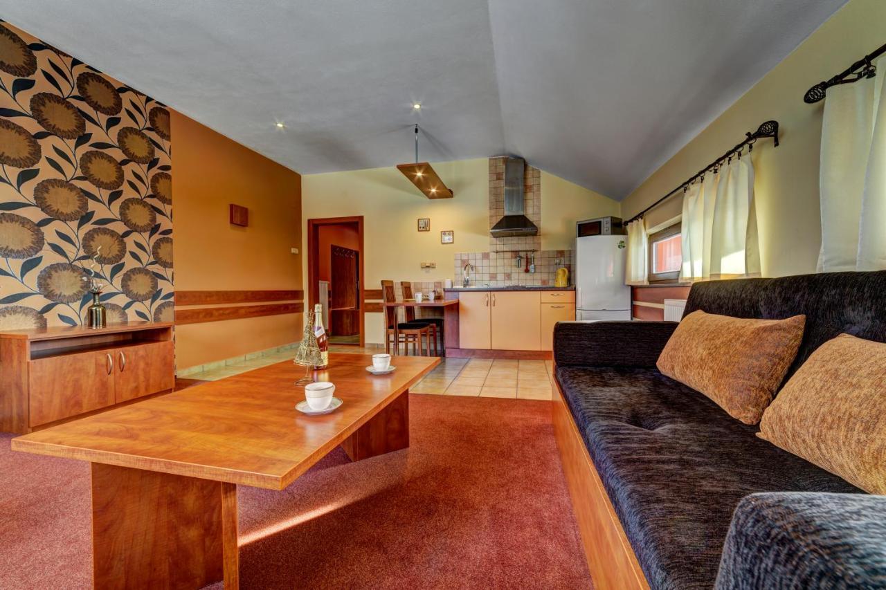 Apartmanovy Dom Slniecko Жьяр Экстерьер фото